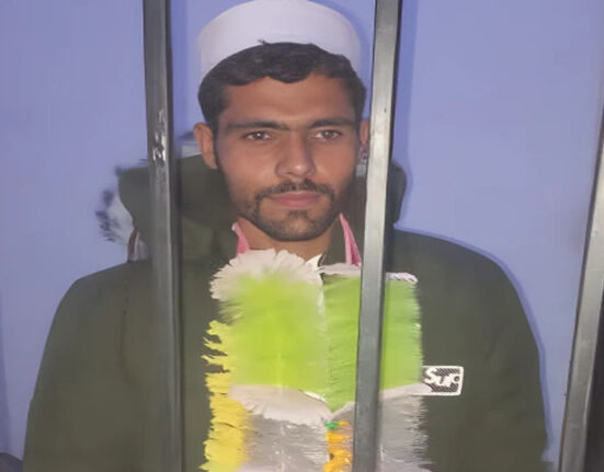 خوشیوں بھری محفل لمحوں میں قیامت بن گئی، دُلہا پھولوں کے ہار کیساتھ حوالات کی تنہائی میں قید، یہ خبر پڑھ کر آپ کا دل بھی افسردہ اور لرز اٹھے گا