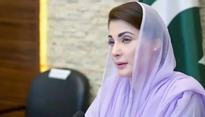 مریم نواز نے ٹریفک قوانین کی خلاف ورزی پر کم عمر طلبہ کی گرفتاری روک دی