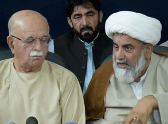 مذاکرات یا احتجاج؛ عمران خان نے تمام اختیارات اچکزئی اور ناصر عباس کو دے دیے