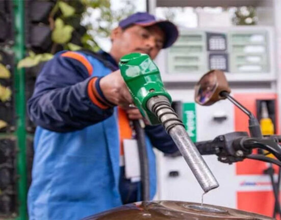 حکومت کا پیٹرولیم مصنوعات کی قیمتوں میں ردوبدل کا اعلان