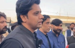 ہم اسلام آباد میں دھاوا بولنے یا فتح کرنے نہیں آرہے، ہم دو پیروں اور ہاتھوں کے ساتھ آئیں گے، شفیع جان