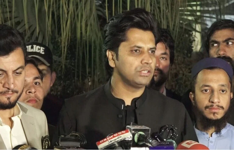 بانی پی ٹی آئی اور بشریٰ بی بی کو دی گئی سزا افسوسناک ہے، شفیع جان کا ردعمل