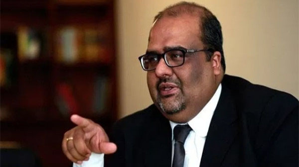 نامعلوم افراد کا شہزاد اکبر پر حملہ، ناک اور جبڑے کی ہڈی ٹوٹ گئی