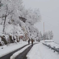 اچانک موسم نے پلٹا کھایا! خیبر پختونخوا، آزاد کشمیر اور گلگت بلتستان میں برف کا راج