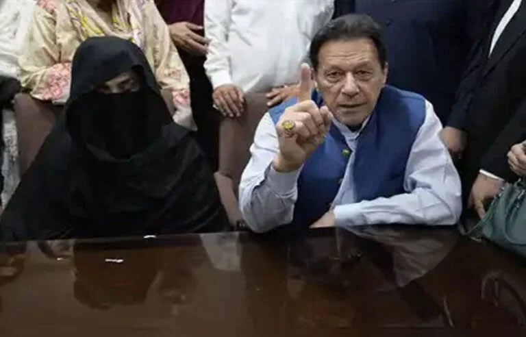 بانی تحریک انصاف کی بشری بی بی سےجیل میں آدھا گھنٹہ ملاقات