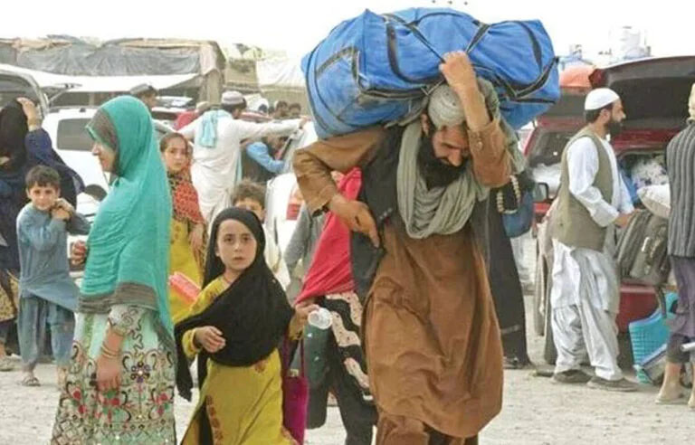 ایک غلط قدم یا سازش؟ افغان شہری کو پاکستانی خاندان میں کیسے شامل کر دیا گیا؟عدالت نادرا حکام پر برہم