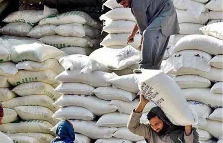 سالِ نو کی پہلی ضرب! خیبر پختونخوا میں آٹا ایک بار پھر مہنگا، 20 کلو کی قیمت میں 400 روپے سے زائد اضافہ