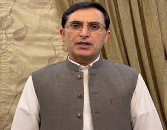 پاکستان میں کسی نے سیاست کرنی ہے تو عوام کی آواز سننی ہو گی، بیرسٹر گوہر