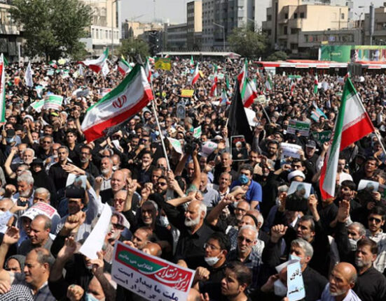 ایرانی عوام احتجاج جاری رکھیں مدد پہنچنے والی ہے، ڈونلڈ ٹرمپ