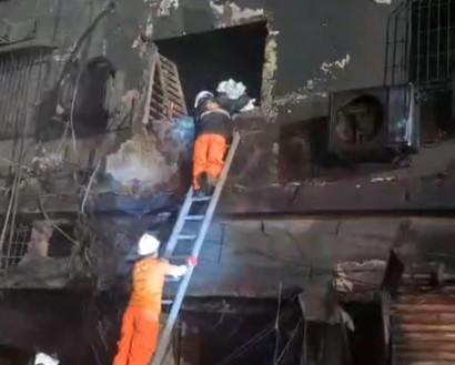 سانحہ گل پلازہ، ملبے سے مزید باقیات برآمد، جاں بحق افراد کی تعداد 71 ہوگئی