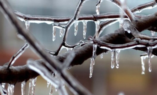 میدانی علاقوں میں دھند، پہاڑوں میں یخ بستہ موسم، بلوچستان میں درجہ حرارت منفی