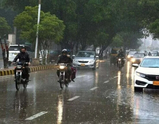 آئندہ 24 گھنٹے کے دوران موسم کیسا رہے گا؟ محکمہ موسمیات نے تفصیلی پیشگوئی جاری کر دی