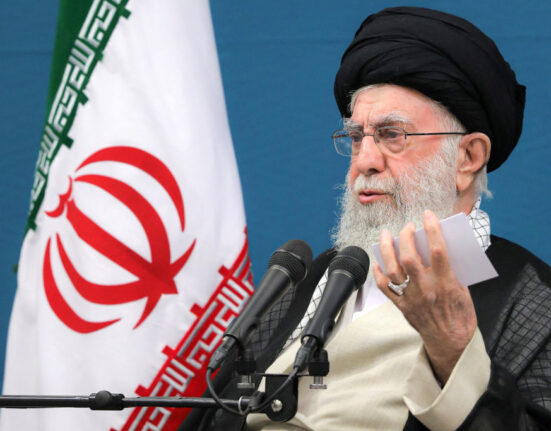 امریکا نے اپنے شہریوں کو جلد سے جلد ایران چھوڑے کی ہدایت کر دی