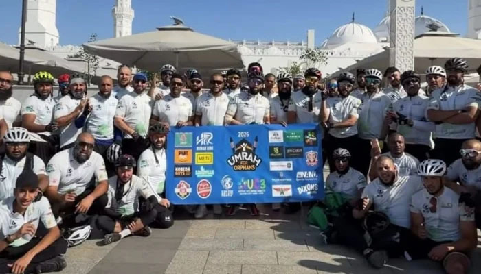 برطانوی نژاد پاکستانی نوجوانوں کا مکہ سے مدینہ تک سائیکل پر تاریخی سفر