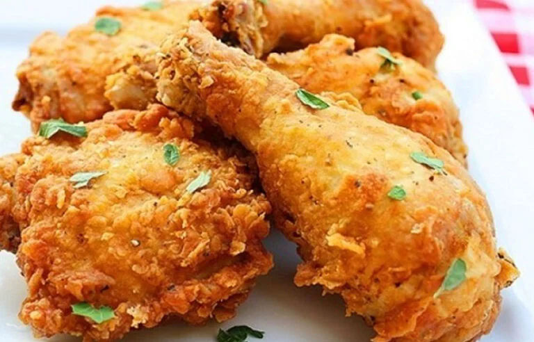 چکن کھانے کے شوقین افراد ہوجائیں ہوشیار، صحت پر کیا اثرات مرتب ہوسکتے ہیں؟