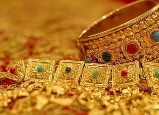 تین دن اضافے کے بعد گولڈ مارکیٹس میں سونے کی قیمتوں میں کمی، فی تولہ کتنے کاہوگیا ؟جانئے