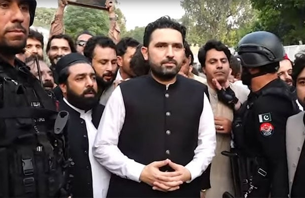 وزیراعلیٰ سہیل آفریدی کو گرفتار کرکے پیش کرنے کا حکم