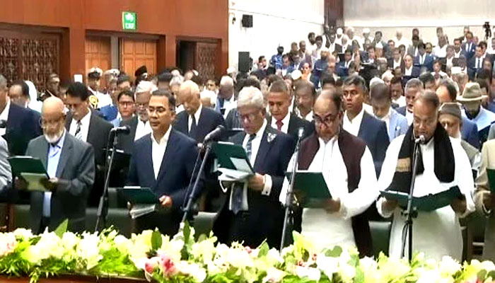 بنگلہ دیش کے ارکان پارلیمنٹ نے حلف اٹھا لیا