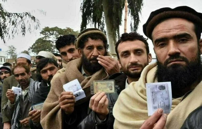 پشاور میں بڑے اپریشن کا آغاز! پانچ ہزار سے زائد افغانیوں کی سکریننگ مکمل، سینکڑوں گرفتار