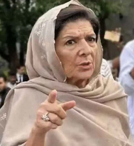 بانی مضبوط ہیں، وہ قرآن اور اس کا ترجمہ پڑھتے ہیں ، علیمہ خان