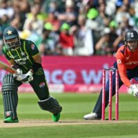 پاکستان کی انگلینڈ کیخلاف بیٹنگ جاری، 2 کھلاڑی آوٹ