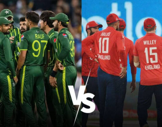 پاکستان نے سپر ایٹ مرحلے کے اہم میچ میں انگلینڈ کو جیت کیلئے 165 رنز کا ہدف دے دیاہے