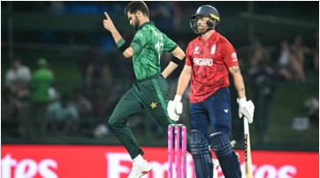 ٹی 20 ورلڈکپ سپر 8: پاکستانی بولرز کا شاندار آغاز، ہدف کے تعاقب میں انگلینڈ کی 4 وکٹیں گر گئیں