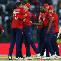 پاکستان نے انگلینڈ کیخلاف 6 اوورز میں 2 وکٹوں کے نقصان پر 46 رنز بنا لیئے ہیں