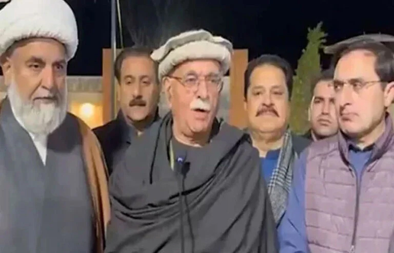 دھرنا جاری رہے گا، محمود اچکزئی کا اعلان، مطالبات نہ مانے گئے تو رمضان میں بھی پارلیمنٹ میں بیٹھیں گے