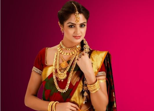 سونے کی اونچی اڑان جاری! قیمت میں اضافہ، فی تولہ سونا آج کتنے کا ہوگیا؟ جان کر دنگ رہ جائینگے