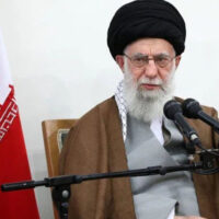 امریکی مضبوط فوج کو بھی ایسا تھپڑ پڑ سکتا ہے کہ وہ اٹھ نہ سکے، خامنہ ای کے بیان نے امت مسلمہ کے دل جیت لیے