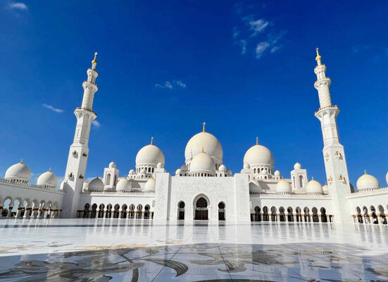 شیخ زاید گرینڈ مسجد ابوظبی میں لاکھوں زائرین کی آمد کا تاریخی ریکارڈ