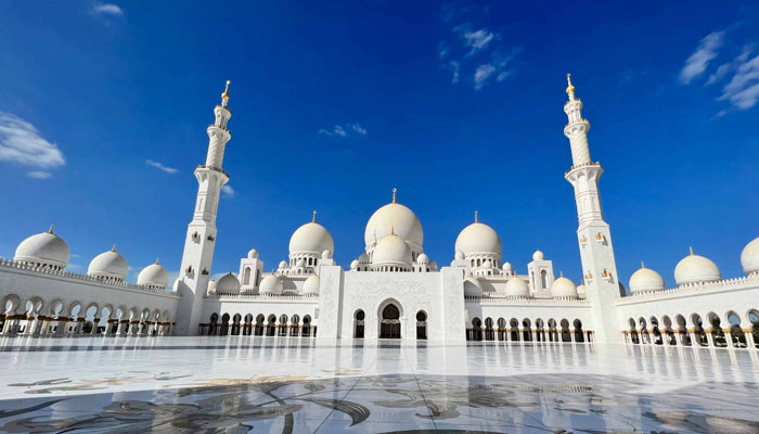 شیخ زاید گرینڈ مسجد ابوظبی میں لاکھوں زائرین کی آمد کا تاریخی ریکارڈ