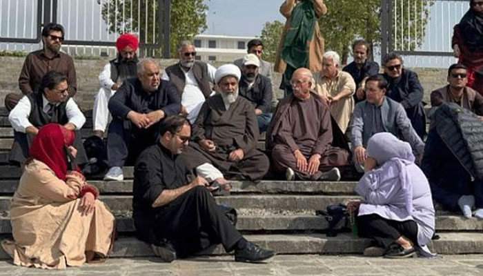 پارلیمنٹ ہاؤس میں دھرنا یا بڑی سیاسی چال؟ تہلکہ خیز حقائق سامنے