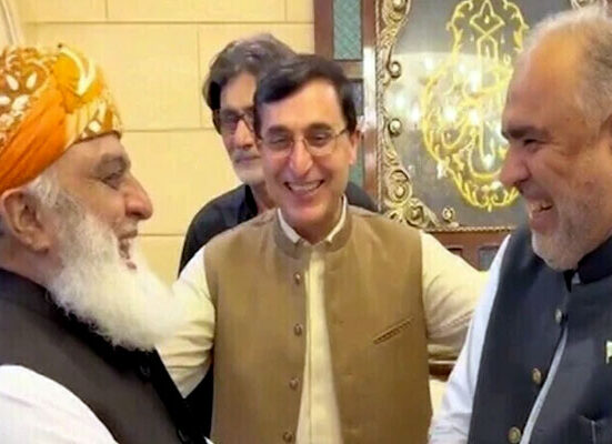 پی ٹی آئی اور فضل الرحمان آمنے سامنے، 8 فروری احتجاج سے پہلے بڑی خبر