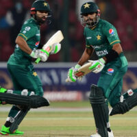 ٹی 20 ورلڈ کپ !بھارت کیخلاف پاکستان کی پہلی وکٹ صفر پر گر گئی ،پاکستانیوں کیلئے بر ی خبر آگئی