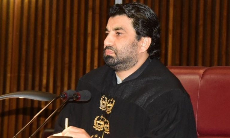 مالی مشکلات کی وجہ سے امریکا میں ٹیکسی چلا رہا ہوں ، قاسم سوری