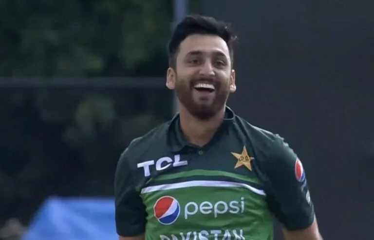 ورلڈ کپ کا معرکہ سر پر! کیا کل پاک بھارت کپتان ہاتھ ملائینگے یا نہیں؟ سلمان آغا کا دوٹوک اعلان سامنے آ گیا