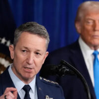 امریکی فوج کے چیئرمین جوائنٹ چیف جنرل ڈینیئل کین نے ایران پر حملے کی مخالفت کر دی