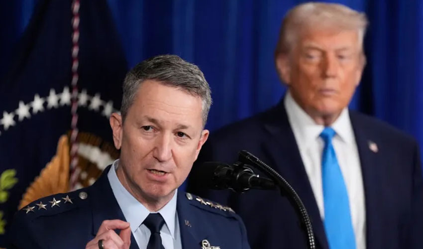 امریکی فوج کے چیئرمین جوائنٹ چیف جنرل ڈینیئل کین نے ایران پر حملے کی مخالفت کر دی