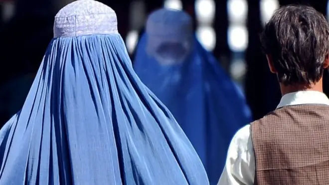 افغانستان میں شوہر کو بیوی اور بچوں کو مارنے کی اجازت دے دی گئی بشرطیکہ تشدد سے ہڈیاں نہ ٹوٹیں یا کھلے زخم نہ آئیں