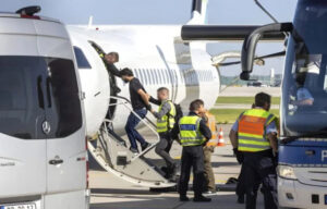 غیر قانونی افغان مہاجرین کیخلاف گھیرا مزید تنگ، بڑا اقدام، ہزاروں گرفتار