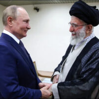 روس نے پابندیاں روند ڈالیں ، ایران کو ڈھائی ارب ڈالر نقد بھیجے، ٹرمپ بس منہ تکتے رہ گئے