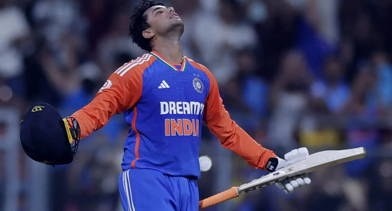 ٹی ٹوئنٹی ورلڈکپ: پاکستان کیخلاف بھارت نے 11 اوورز میں 2 وکٹوں کے نقصان پر 98 رنز بنالیے