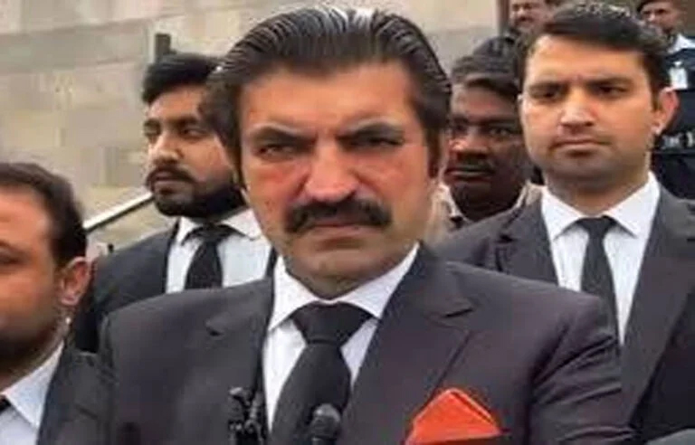 گڈی اُڑانے کیلئے لاہور میں موجود ہوں، مگر 8 فروری کو کوئی احتجاج ہوتا نظر نہیں آ رہا، شیر افضل مروت