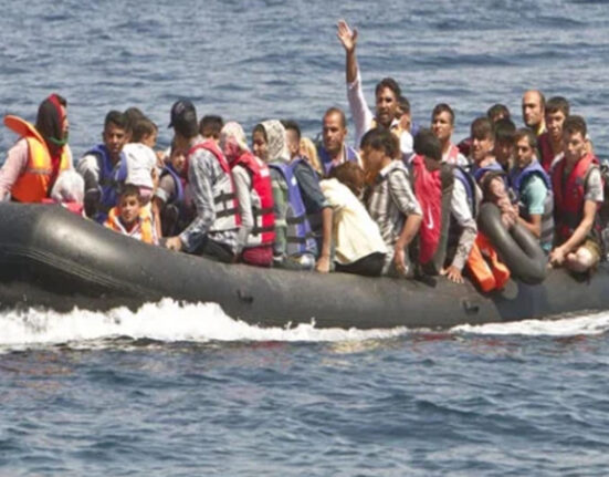 سنہرے خواب لیکر یورپ جانیوالے تارکین کے خواب سمندر میں بہہ گئے ،کشتی حادثہ میں 375افراد جاں بحق