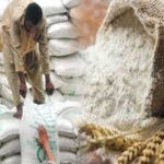 غریب کے ہاتھ سے نوالہ چھن گیا! آٹا خواب بن گیا، قیمتیں آسمان پر،5 کلو کا تھیلا 900 روپے تک پہنچ گیا