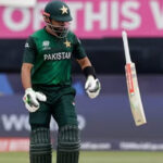 بھارت کیخلاف پاکستان کی چوتھی وکٹ 34رنز پر گرگئی