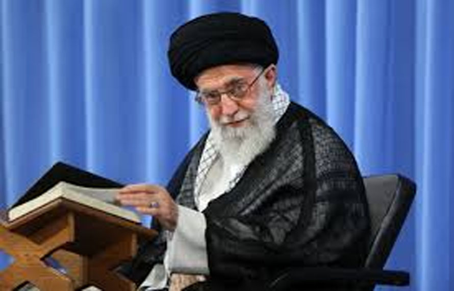 والد کو 10 رمضان کو قرآن پڑھتے ہوئے شہید کیا گیا: ایرانی سپریم لیڈر مجتبیٰ خامنہ ای