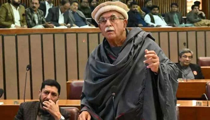 انتظار کی گھڑیاں ختم !25 کروڑ لیٹر پیٹرول لے کر 4 جہاز پورٹ قاسم پہنچ گئے